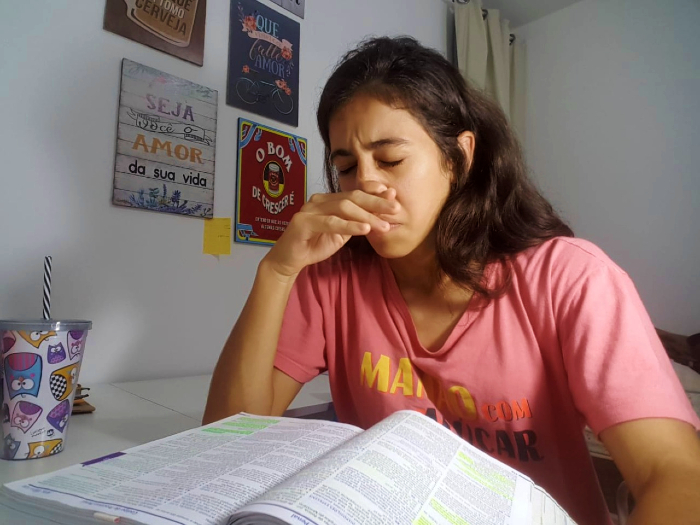 Maria Eduarda Rocha, 23 anos, universitária, está se preparando para fazer a cirurgia de desvio de septo e rinoplastia funcional./Foto: Acervo pessoal Maria Eduarda Rocha, 23 anos, universitária, está se preparando para fazer a cirurgia de desvio de septo e rinoplastia funcional./Foto: Acervo pessoal