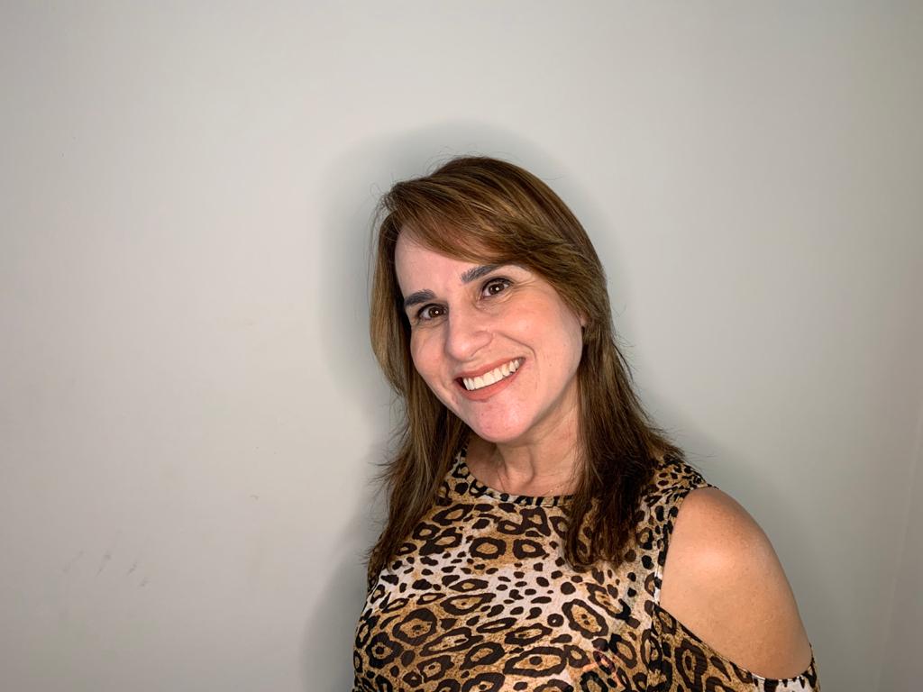 A servidora pública, Simone Souza, de 45 anos, sempre foi uma criança muito alérgica e por tomar tantos remédios as suas amígdalas foram prejudicadas.