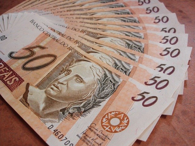 /Novo programa ser&aacute; 'pelo menos 50% maior que o Bolsa Fam&iacute;lia. Falo 50% porque os outros 50% vou deixar para o Guedes anunciar', avisou presidente. Foto: Reprodu&ccedil;&atilde;o/Pixabay