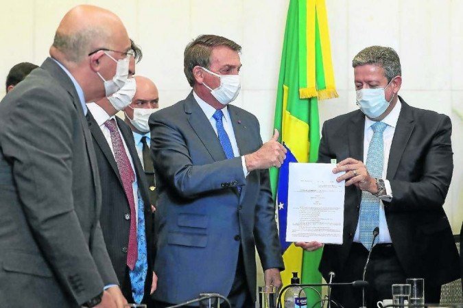 /Programa social criado no governo Lula dever&aacute; ser substitu&iacute;do pelo Aux&iacute;lio Brasil, mas benef&iacute;cio ainda n&atilde;o tem valor nem recursos definidos. Foto: Marcos Corr&ecirc;a/PR