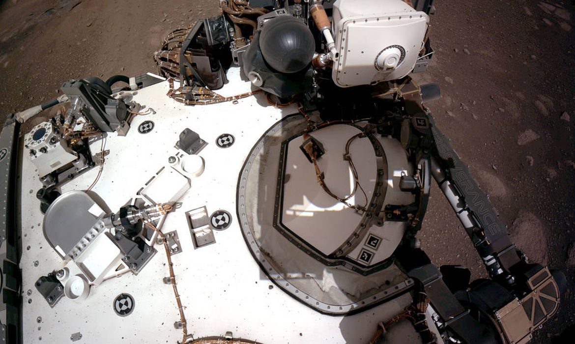 /Sonda busca eventos geol&oacute;gicos e poss&iacute;veis f&oacute;sseis no planeta vermelho. Foto: NASA/JPL-Caltech