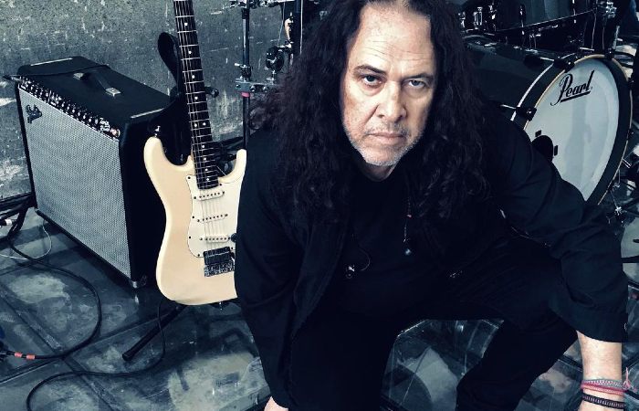 O guitarrista ficou conhecido como integrante da banda Ave Sangria e como bra&ccedil;o direito de Alceu Valen&ccedil;a/Foto: Reprodu&ccedil;&atilde;o do Instagram