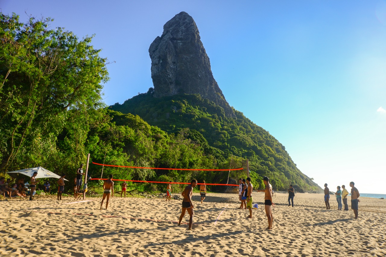 As primeiras disputas acontecem neste fim de semana com o II Noronha Open de Futevôlei e o Noronha Water Polo Master, ambos na praia da Conceição./Arquivo ATDEFN - I Noronha Open de Futevôlei As primeiras disputas acontecem neste fim de semana com o II Noronha Open de Futevôlei e o Noronha Water Polo Master, ambos na praia da Conceição./Arquivo ATDEFN - I Noronha Open de Futevôlei
