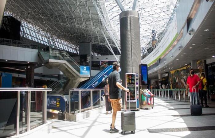 No último mês, 726 mil pessoas circularam pelo terminal recifense/Chico Andrade/Setur-PE