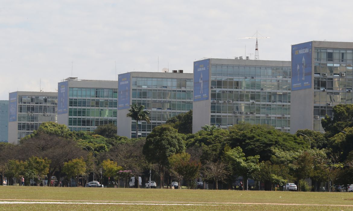 /PM fará linhas de revistas pessoais e bloqueios em vias da Esplanada. Foto: Fabio Rodrigues Pozzebom/Agência Brasil /PM fará linhas de revistas pessoais e bloqueios em vias da Esplanada. Foto: Fabio Rodrigues Pozzebom/Agência Brasil