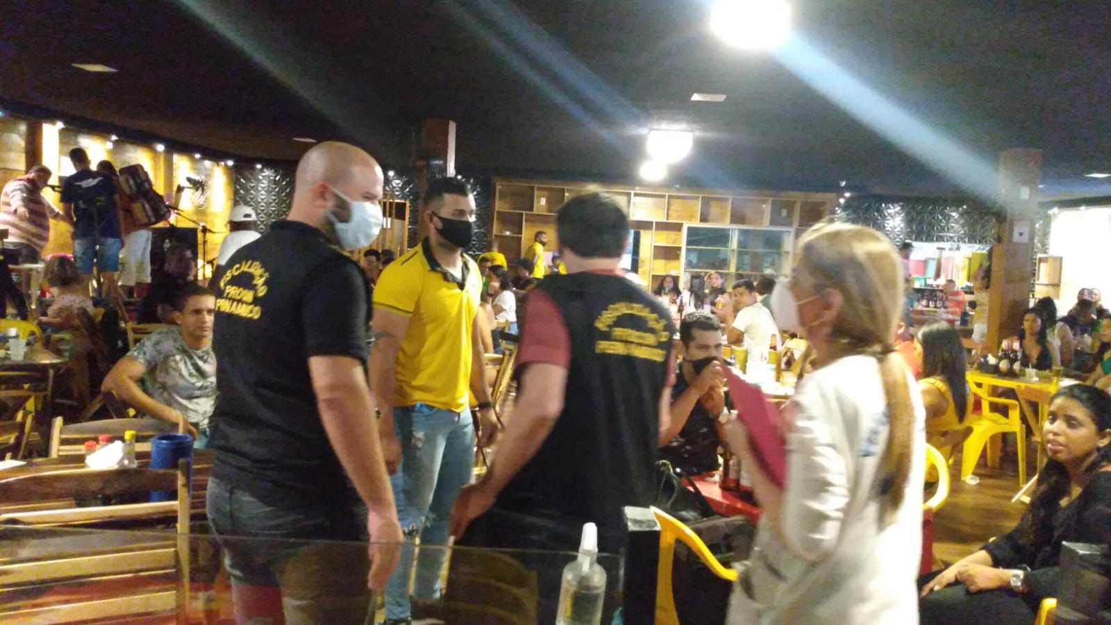 De janeiro até o momento, mais de 1.692 bares e restaurantes foram fiscalizados. Deste número, mais de 390 foram autuados e 110 interditados./Procon-PE/Divulgação De janeiro até o momento, mais de 1.692 bares e restaurantes foram fiscalizados. Deste número, mais de 390 foram autuados e 110 interditados./Procon-PE/Divulgação