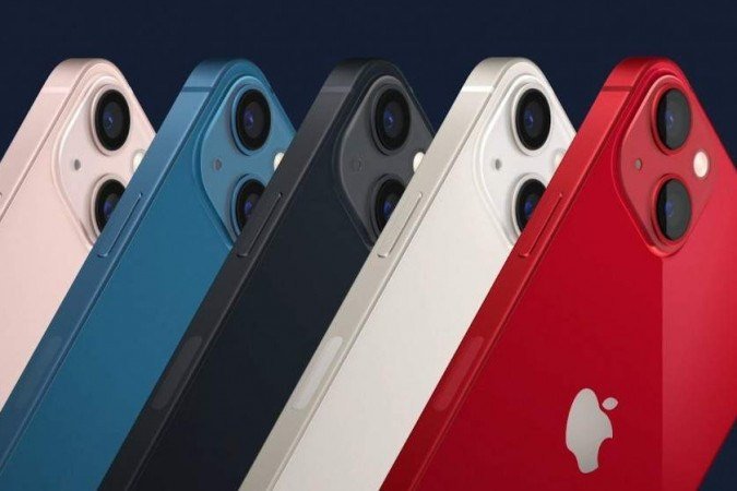 /iPhone 13 está disponível em cinco cores e tem sistema de câmera dupla com 12 MP. Foto: Apple/Reprodução /iPhone 13 está disponível em cinco cores e tem sistema de câmera dupla com 12 MP. Foto: Apple/Reprodução