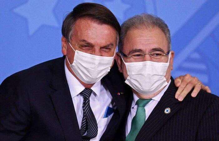 Bolsonaro repetiu o argumento do Ministério da Saúde e disse que a Organização Mundial da Saúde (OMS) não recomendava a imunização de adolescentes sem comorbidades/Foto: EVARISTO SÁ/AFP Bolsonaro repetiu o argumento do Ministério da Saúde e disse que a Organização Mundial da Saúde (OMS) não recomendava a imunização de adolescentes sem comorbidades/Foto: EVARISTO SÁ/AFP