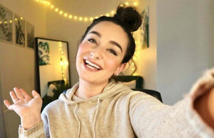Mia Mackin usa o Youtube e o Instagram para conscientizar outros jovens sobre o acompanhamento da saúde e compartilhar experiências/Foto: Mia Mackin/Instagram/Reprodução Mia Mackin usa o Youtube e o Instagram para conscientizar outros jovens sobre o acompanhamento da saúde e compartilhar experiências/Foto: Mia Mackin/Instagram/Reprodução