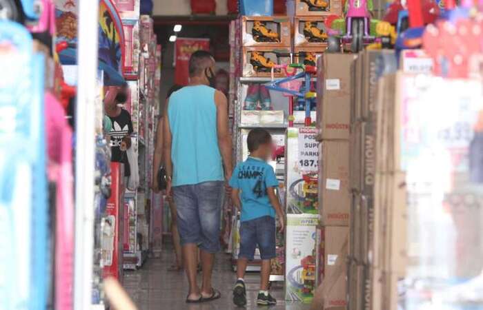 Entre as dicas estão as pesquisas de preço, verificação sobre informações do produto e fabricante, atenção com as peças pequenas, além de trocas e reparos/Edesio Ferreira/EM/D.A Press Entre as dicas estão as pesquisas de preço, verificação sobre informações do produto e fabricante, atenção com as peças pequenas, além de trocas e reparos/Edesio Ferreira/EM/D.A Press