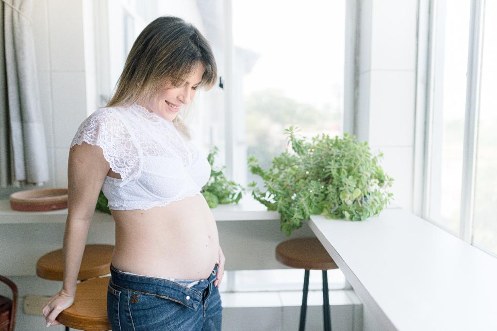 Giovanna Martorelli, 35 anos, está grávida pela primeira vez de gêmeos./Foto: Gabriela Barros/Divulgação Giovanna Martorelli, 35 anos, está grávida pela primeira vez de gêmeos./Foto: Gabriela Barros/Divulgação