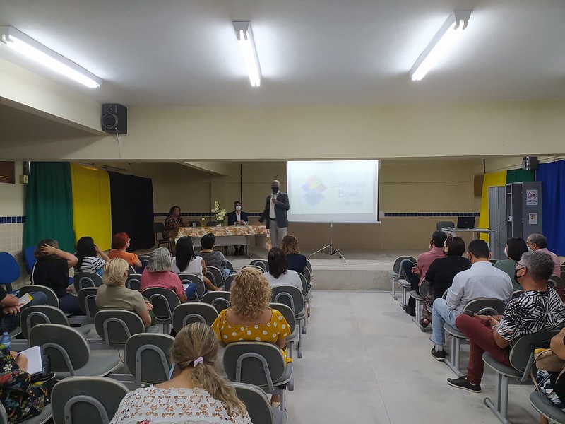 Participaram do encontro o promotor de Justiça de Educação de Olinda, Sérgio Souto; o gerente da Gerência Regional de Educação - Metropolitana Norte (GRE-MN), Saulo Guimarães; gestores escolares da rede estadual de ensino do Município e representantes dos alunos./Gerência Regional de Educação - Metropolitana Norte (GRE-MN)/Reprodução Participaram do encontro o promotor de Justiça de Educação de Olinda, Sérgio Souto; o gerente da Gerência Regional de Educação - Metropolitana Norte (GRE-MN), Saulo Guimarães; gestores escolares da rede estadual de ensino do Município e representantes dos alunos./Gerência Regional de Educação - Metropolitana Norte (GRE-MN)/Reprodução