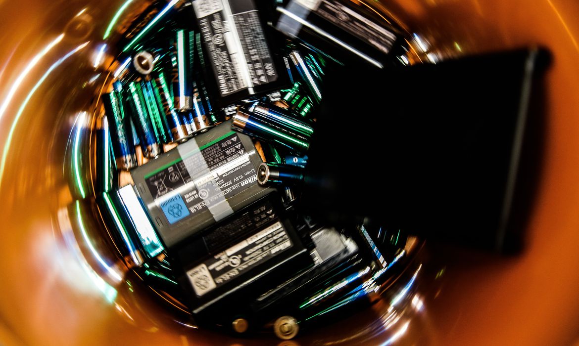 /Pesquisa Resíduos Eletrônicos no Brasil foi divulgada hoje. Foto: Marcello Casal Jr/Agência Brasil /Pesquisa Resíduos Eletrônicos no Brasil foi divulgada hoje. Foto: Marcello Casal Jr/Agência Brasil