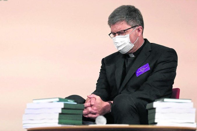 'O sigilo de confissão se impõe sobre nós e é mais forte que as leis', Monsenhor Éric de Moulins-Beaufort, presidente da Conferência Episcopal da França (CEF)/Foto: Thomas Coex/AFP 'O sigilo de confissão se impõe sobre nós e é mais forte que as leis', Monsenhor Éric de Moulins-Beaufort, presidente da Conferência Episcopal da França (CEF)/Foto: Thomas Coex/AFP