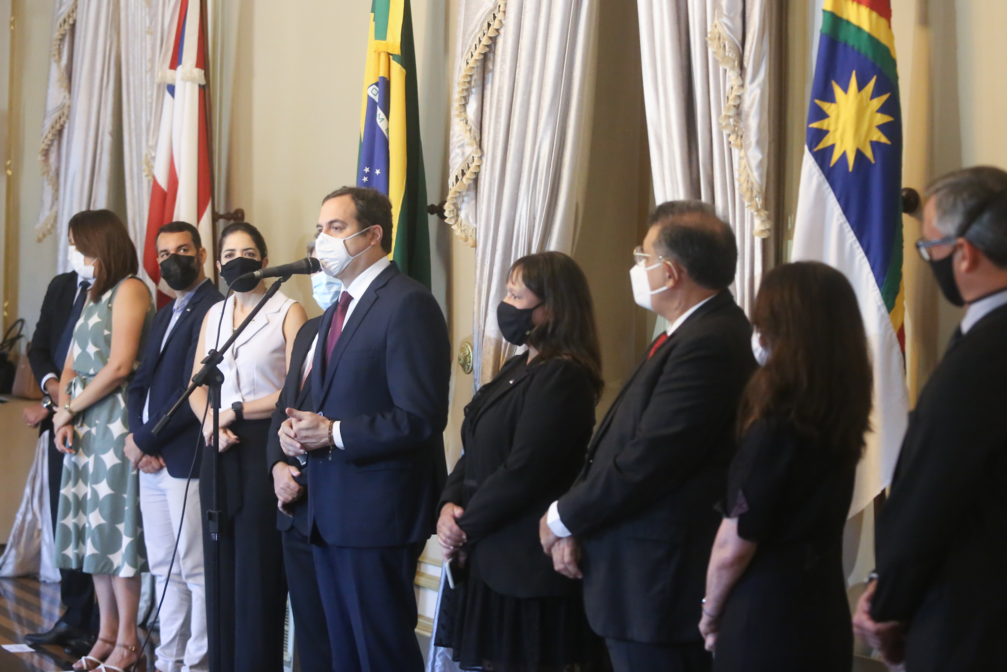Neste ano, o BDE beneficiará 876 escolas e mais de 32 mil servidores. Paulo Câmara também anunciou concurso público para 3,5 mil novas vagas na educação e lançou programa para reduzir a evasão escolar./Aluísio Moreira/SEI