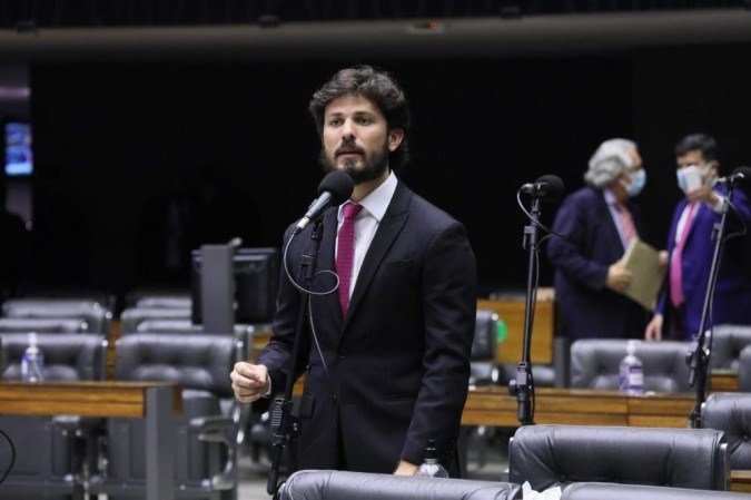 Relator da medida provisória do Auxílio Brasil, o deputado Marcelo Aro (PP-MG) criticou a iniciativa do governo/Foto: Cleia Viana/Camara dos Deputados Relator da medida provisória do Auxílio Brasil, o deputado Marcelo Aro (PP-MG) criticou a iniciativa do governo/Foto: Cleia Viana/Camara dos Deputados
