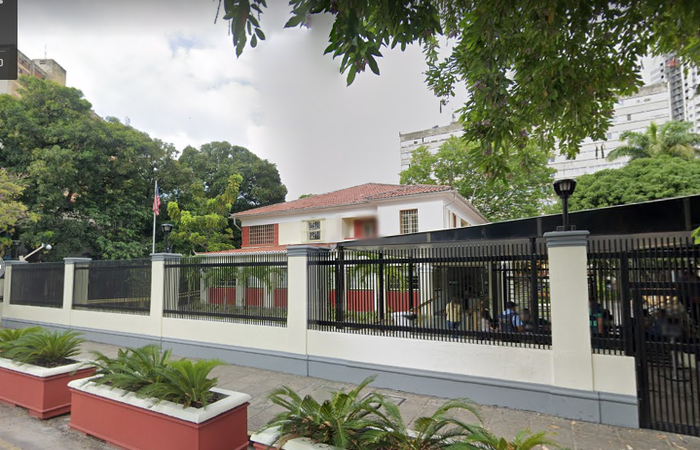 Atendimento será realizado na sede do Consulado Geral dos Estados Unidos, localizada na Rua Gonçalves Maia, nº 163, na Soledade/Reprodução/Google Maps Atendimento será realizado na sede do Consulado Geral dos Estados Unidos, localizada na Rua Gonçalves Maia, nº 163, na Soledade/Reprodução/Google Maps