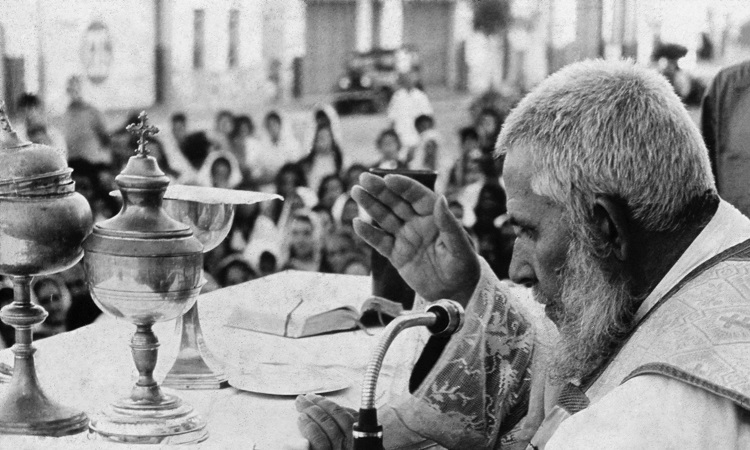 "Frei Damião - o santo do Nordeste" é menos uma engenharia de obra pronta, e mais uma investigação ousada do homem por trás da lenda/Divulgação/Machado Bitencourt "Frei Damião - o santo do Nordeste" é menos uma engenharia de obra pronta, e mais uma investigação ousada do homem por trás da lenda/Divulgação/Machado Bitencourt