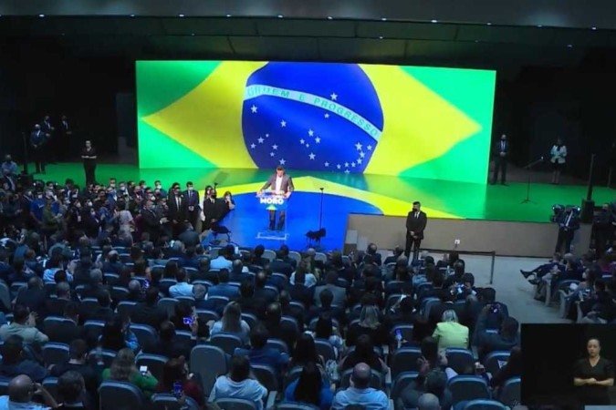 /crédito: Reprodução/YouTube /crédito: Reprodução/YouTube