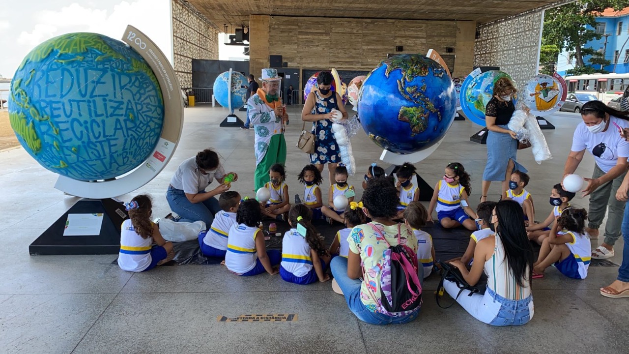 Exibição desperta o pensamento a respeito da urgência da pauta da sustentabilidade do planeta com alunos da Rede Municipal de Ensino do Recife./Foto: Paulo Melo Exibição desperta o pensamento a respeito da urgência da pauta da sustentabilidade do planeta com alunos da Rede Municipal de Ensino do Recife./Foto: Paulo Melo
