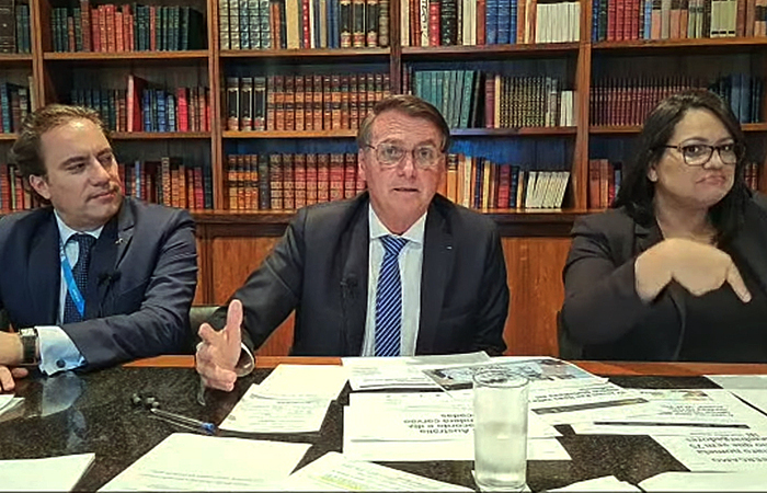 Durante live, Bolsonaro disse que prorrogação será de dois anos/Foto: Reprodução Twitter/Jair Bolsonaro
