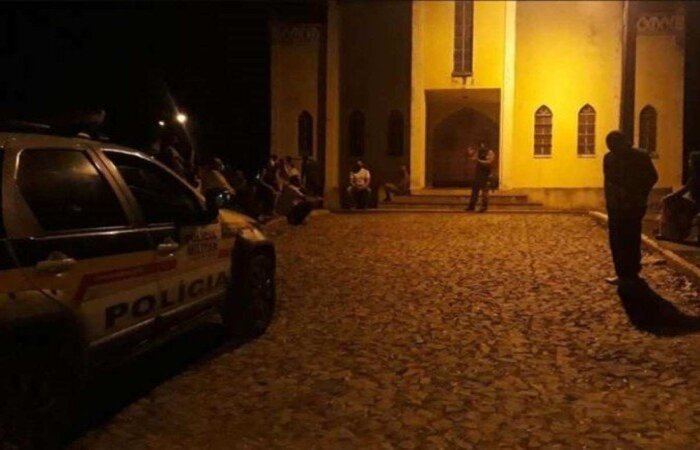 Em menos de uma semana, dois assaltos registrados em fazendas na região de Itaúna assustaram moradores pela forma como aconteceram. Polícia busca pistas/Hélem Lara/Esp. EM Em menos de uma semana, dois assaltos registrados em fazendas na região de Itaúna assustaram moradores pela forma como aconteceram. Polícia busca pistas/Hélem Lara/Esp. EM