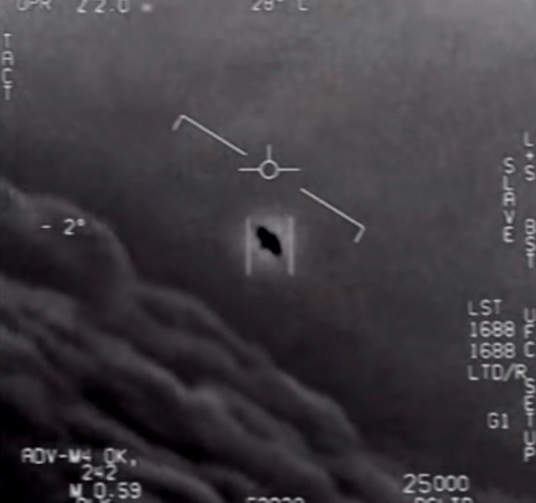 /Captura de tela de um vídeo de "fenômenos aéreos não identificados" do Departamento de Defesa, feito em 28 de abril de 2020. Foto: ANDOUT / DOD / AFP /Captura de tela de um vídeo de "fenômenos aéreos não identificados" do Departamento de Defesa, feito em 28 de abril de 2020. Foto: ANDOUT / DOD / AFP