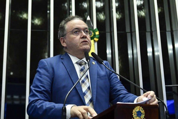 O relator, Roberto Rocha, propôs a alteração estabelecendo que a quantidade de pessoas beneficiadas dependerá do Orçamento/FOTO: Waldemir Barreto/Agência Senado O relator, Roberto Rocha, propôs a alteração estabelecendo que a quantidade de pessoas beneficiadas dependerá do Orçamento/FOTO: Waldemir Barreto/Agência Senado