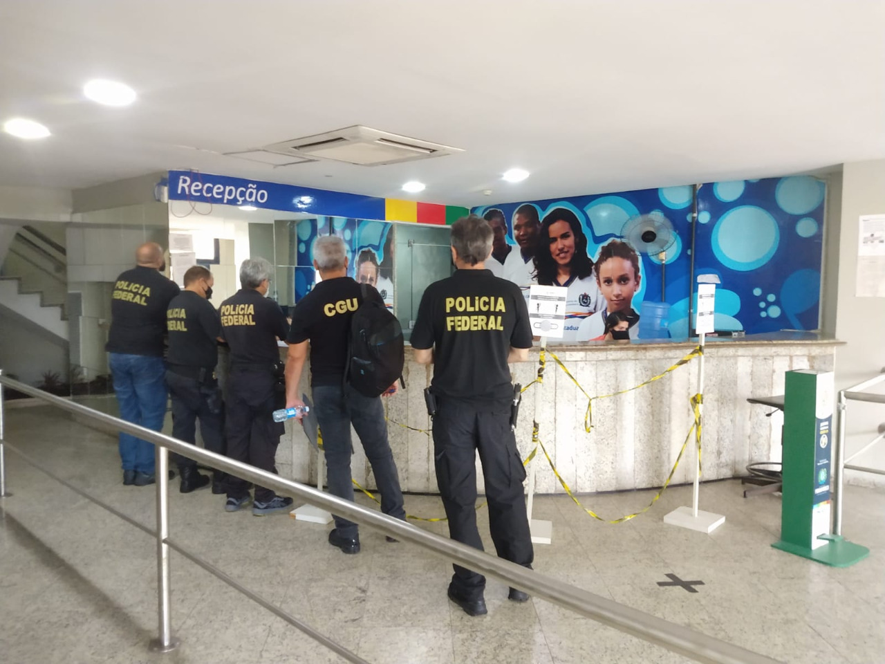 Na manhã desta sexta-feira (10), desencadeou a operação "Literatus", para apurar os delitos de contratação direta indevida, peculato (desvio de recursos públicos), corrupção, organização criminosa e lavagem de dinheiro./PF/Divulgação Na manhã desta sexta-feira (10), desencadeou a operação "Literatus", para apurar os delitos de contratação direta indevida, peculato (desvio de recursos públicos), corrupção, organização criminosa e lavagem de dinheiro./PF/Divulgação