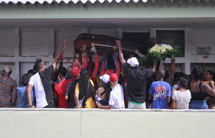 /Velório do cantor começou às 10h em Santo Amaro. Foto: Romulo Chico. /Velório do cantor começou às 10h em Santo Amaro. Foto: Romulo Chico.