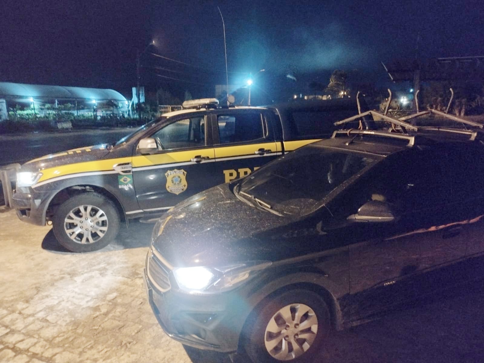 Proprietário havia sido assaltado no momento em que retornava de um serviço./PRF/Divulgação Proprietário havia sido assaltado no momento em que retornava de um serviço./PRF/Divulgação