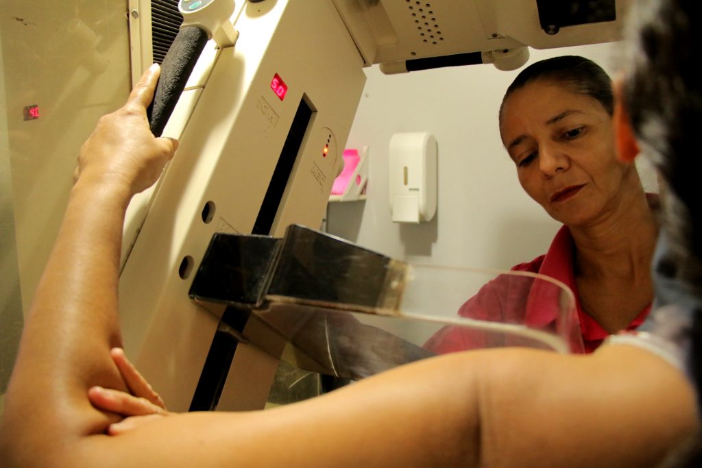 Atendimento é feito mediante a distribuição de fichas, por ordem de chegada. Foto de arquivo, anterior ao atual período pandêmico./Comunicação de Olinda/Divulgação Atendimento é feito mediante a distribuição de fichas, por ordem de chegada. Foto de arquivo, anterior ao atual período pandêmico./Comunicação de Olinda/Divulgação