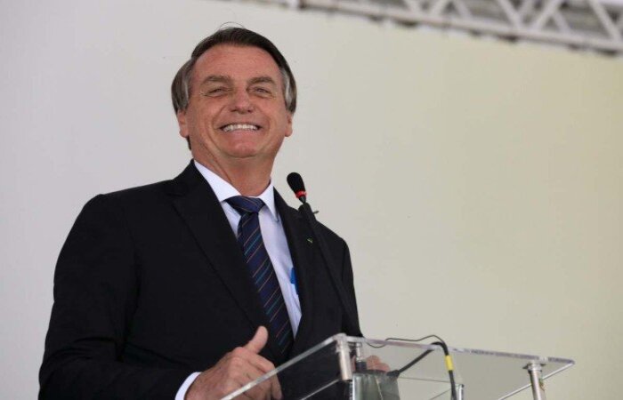 Depois dos policiais federais, rodoviários e integrantes do Depen, o presidente abre a possibilidade de membros da PCDF terem plano de saúde %u2014 extensivo a parentes. Na virada do ano, presidente concedeu vários benefícios, como desonerações às empresas/Cleber Caetano/PR