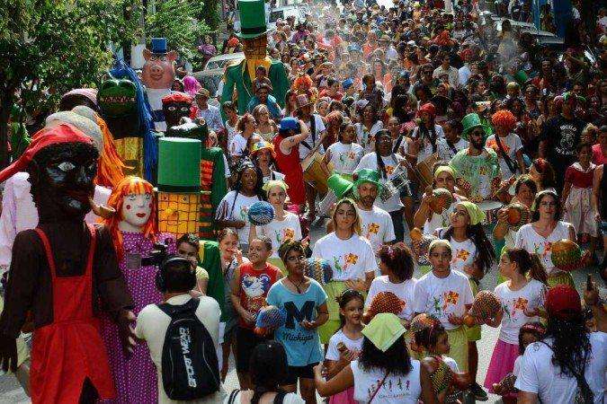 São Paulo cancela carnaval de rua e mantém desfiles de escolas de samba/Foto: Rovena Rosa/Agencia Brasil São Paulo cancela carnaval de rua e mantém desfiles de escolas de samba/Foto: Rovena Rosa/Agencia Brasil