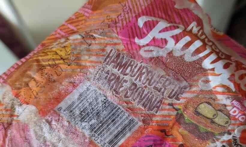 /Hambúrguer congelado teria vencido em 2012, segundo data impressa na embalagem. Foto: Arquivo Pessoal/Reprodução /Hambúrguer congelado teria vencido em 2012, segundo data impressa na embalagem. Foto: Arquivo Pessoal/Reprodução