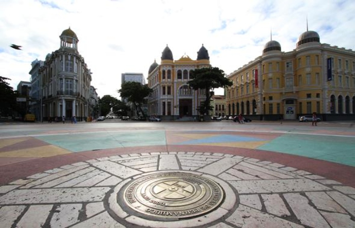 /A ação conta com a parceria da Prefeitura do Recife, por meio do Gabinete do Centro, visa oferecer mais segurança ao público que frequenta o bairro do Recife e seus atrativos aos domingos. Unidade móvel vai registrar ocorrências, emitir RGs, realizar ações preventivas e prestar orientações à população. Foto: Paulo Paiva/Arquivo DP. /A ação conta com a parceria da Prefeitura do Recife, por meio do Gabinete do Centro, visa oferecer mais segurança ao público que frequenta o bairro do Recife e seus atrativos aos domingos. Unidade móvel vai registrar ocorrências, emitir RGs, realizar ações preventivas e prestar orientações à população. Foto: Paulo Paiva/Arquivo DP.