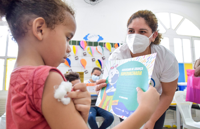 /No primeiro fim de semana da a&ccedil;&atilde;o itinerante, foram aplicadas 1.700 doses da vacina contra a covid-19 em crian&ccedil;as de cinco a 11 anos. Fotos: Daniel Tavares/PCR