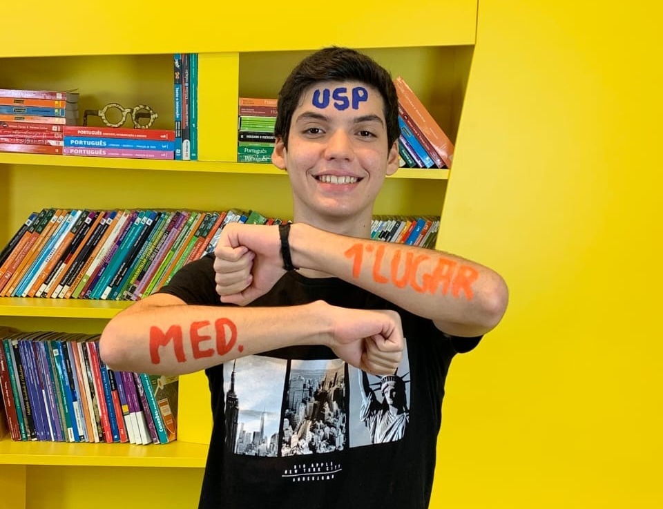 Rafael foi aprovado em 1º lugar em 6 vagas para ação afirmativa. Ele viajará para a Região de Ribeirão Preto (SP) para cursar Medicina na USP./Reprodução/Mídias sociais