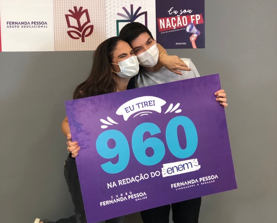 Rafael recebeu uma bolsa integral de estudos no curso preparatório para ENEM da professora Fernanda Pessoa.