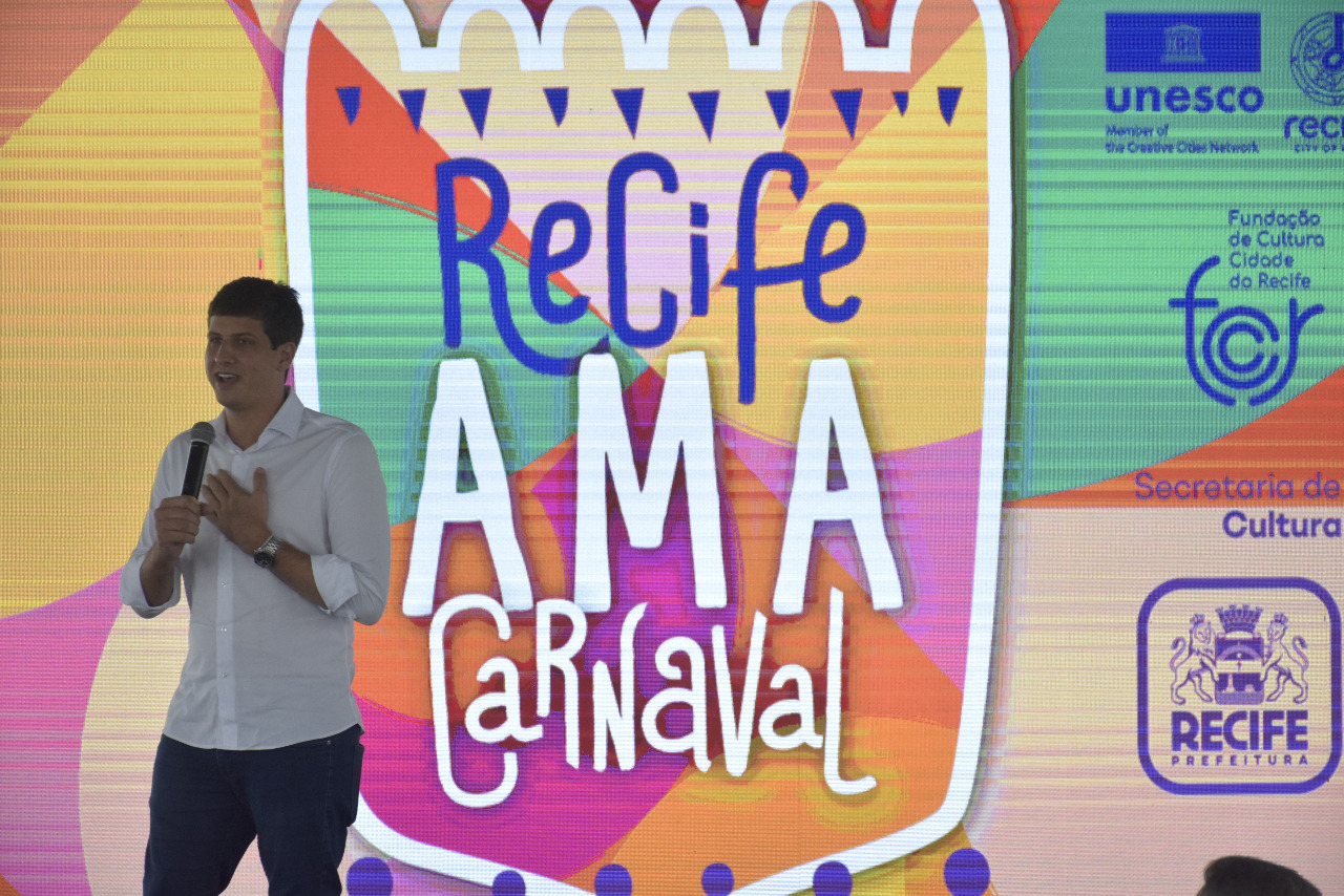 Em parceria com iniciativa privada, benef&iacute;cio ser&aacute; de R$ 800 para cada uma das 1.875 pessoas cadastradas nas duas atividades, perfazendo total de R$ 1,5 milh&atilde;o. Prefeito Jo&atilde;o Campos fez o an&uacute;ncio na manh&atilde; desta ter&ccedil;a-feira (1&ordm;)./Daniel Tavares/ PCR Imagem