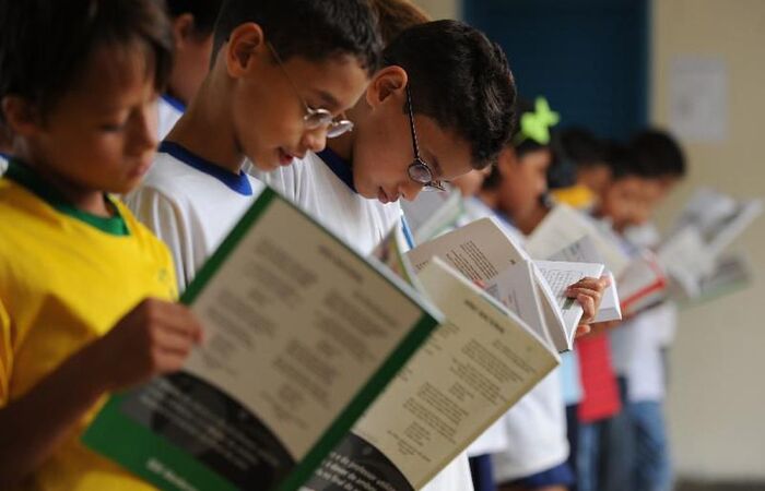 Obras serão usadas de 2024 a 2027 nas escolas públicas/Marcello Casal Jr/Agência Brasil