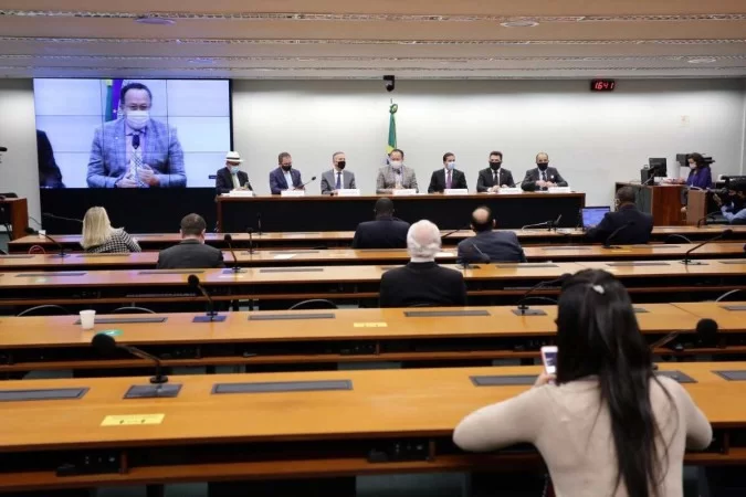 Frentes atuam na defesa de interesses próprios e se articulam para aprovar propostas. Grupos mais expressivos são os evangélicos, da agropecuária, de defesa do serviço público e das forças de segurança.