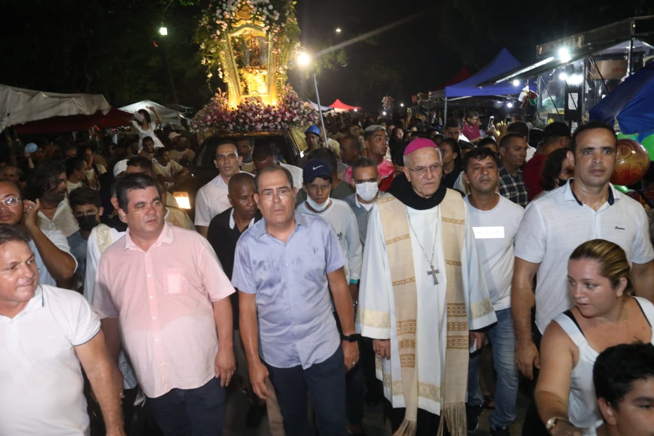 Arcebispo de Olinda e Recife, Dom Fernando Saburido, celebrou a cerimônia, que, neste ano, recebeu fiéis pela primeira vez desde o início da pandemia/Foto: Chico Bezerra/PMJG