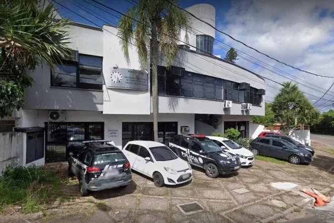 4ª delegacia de homicídios de Porto Alegre, que investiga o caso/Foto: Reprodução/Google Maps 4ª delegacia de homicídios de Porto Alegre, que investiga o caso/Foto: Reprodução/Google Maps