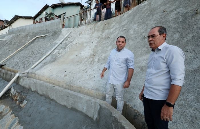 Visita do prefeito Mano foi feita nesta quarta-feira, dia 27 de abril/Chico Bezerra