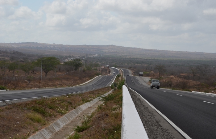 As obras atualmente estão com o percentual de, aproximadamente, 40% dos trabalhos executados. As obras foram paralisadas em 2020 por causa da Covid-19./Seinfra/Reprodução As obras atualmente estão com o percentual de, aproximadamente, 40% dos trabalhos executados. As obras foram paralisadas em 2020 por causa da Covid-19./Seinfra/Reprodução