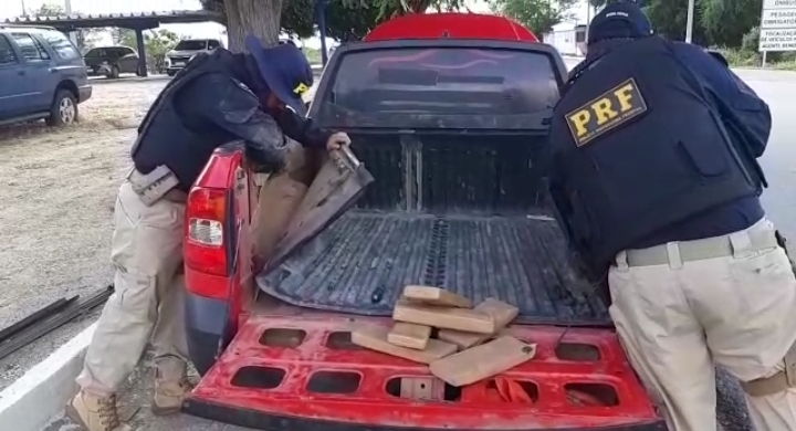 Veículo possuía registro de roubo do mês de maio em Petrolina./PRF/Divulgação