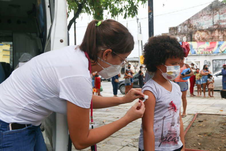 Veículo estará com equipe de vacinadores aguardando crianças com idades entre cinco e 11 anos./PMO/Divulgação Veículo estará com equipe de vacinadores aguardando crianças com idades entre cinco e 11 anos./PMO/Divulgação