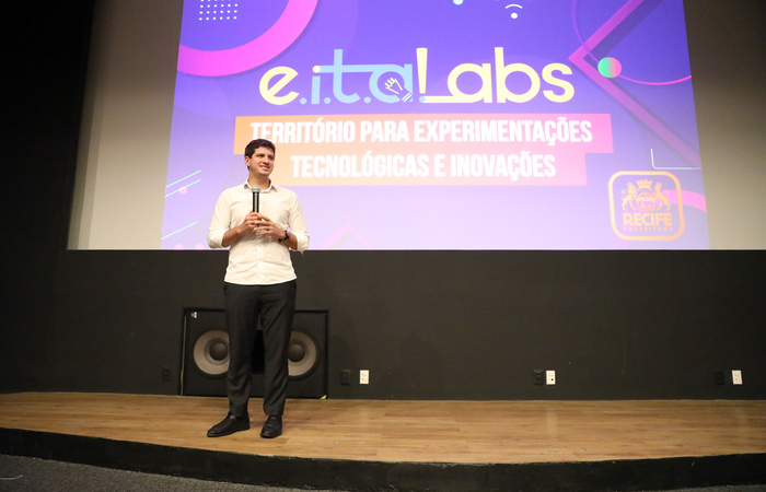 /Prefeito João Campos lançou edital de chamamento de startups para testar soluções inovadoras e novos modelos de negócios, nesta quarta-feira (11). Tecnologias poderão gerar acordos no ecossistema do Recife, permitindo fechar contratos com as empresas em qualquer parte do Brasil e do mundo. Foto: Marcos Pastich/Prefeitura do Recife. /Prefeito João Campos lançou edital de chamamento de startups para testar soluções inovadoras e novos modelos de negócios, nesta quarta-feira (11). Tecnologias poderão gerar acordos no ecossistema do Recife, permitindo fechar contratos com as empresas em qualquer parte do Brasil e do mundo. Foto: Marcos Pastich/Prefeitura do Recife.