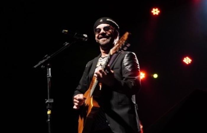 /Show de Nando Cordel encerrou a programação do Festival. Foto: Arnaldo Carvalho/RioMar Recife.